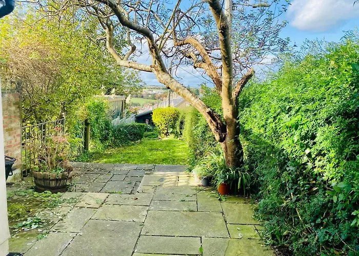 Cotswold Home Over 4 Floors - Perfect For Families Friends Contractors