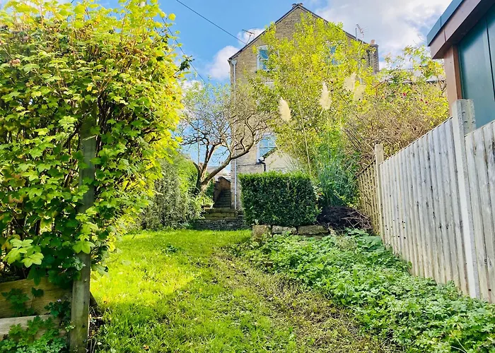 Cotswold Home Over 4 Floors - Perfect For Families Friends Contractors