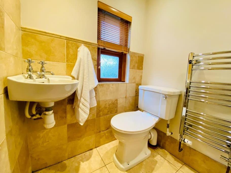 Cotswold Over 4 Floors - Perfect For Families Friends Contractors *